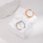 „Luna Curve“ – Verstellbarer Ring mit fließender Kurve