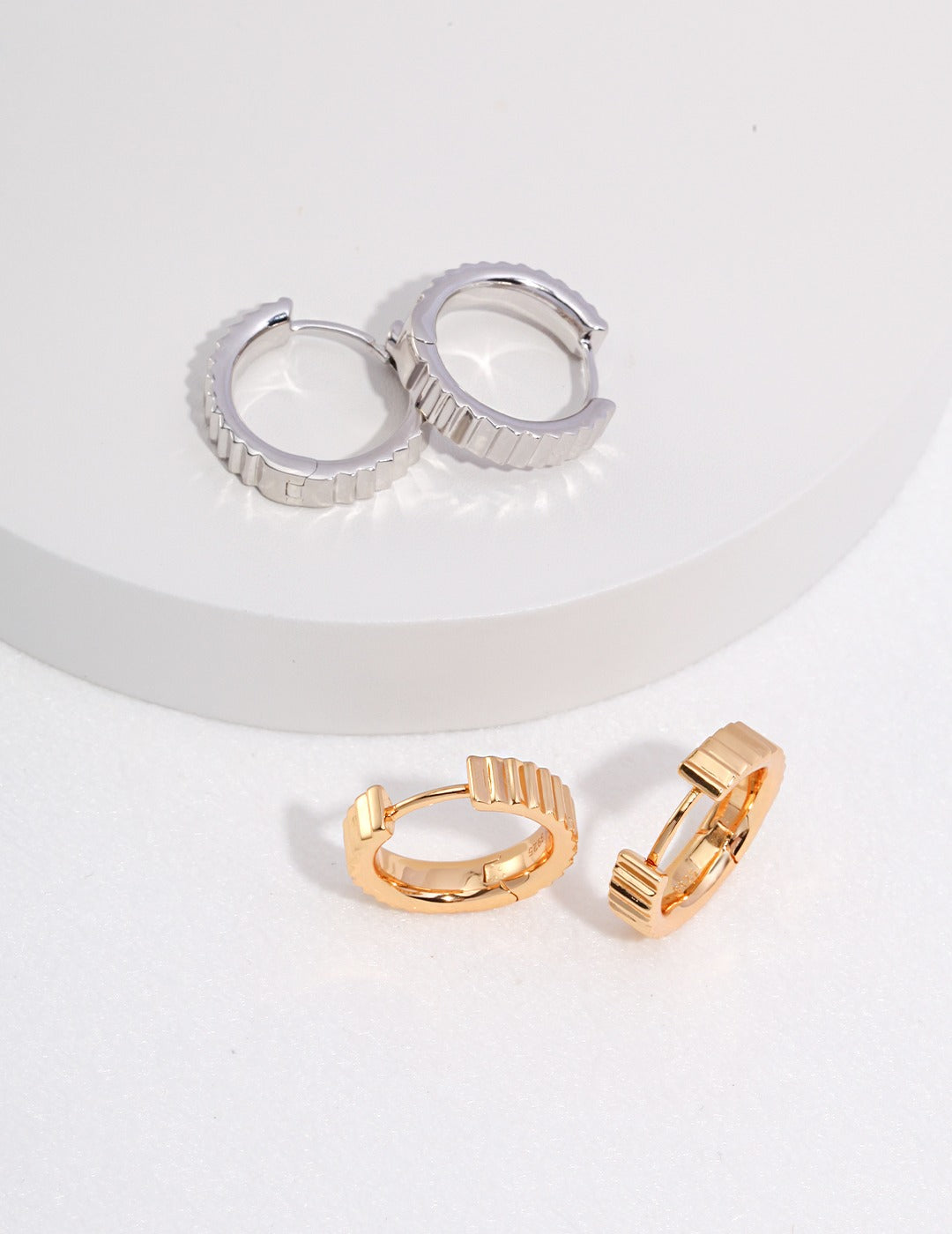 „STRIA“ – Huggies mit Gear-Struktur 