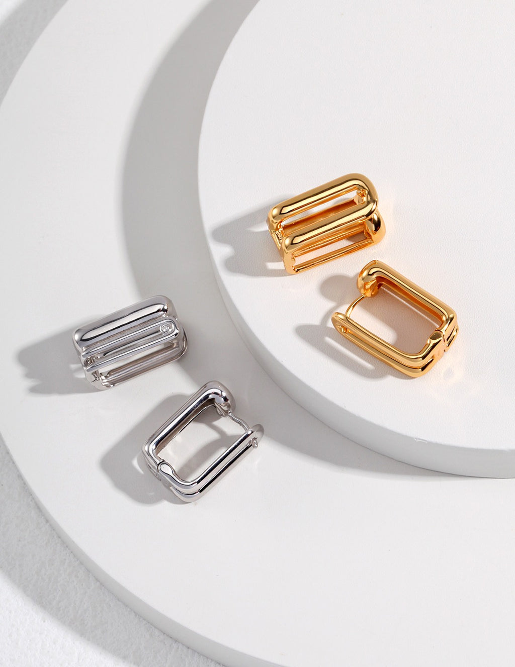 “MODULO” – Rectangular Huggie Earrings with Zirconia