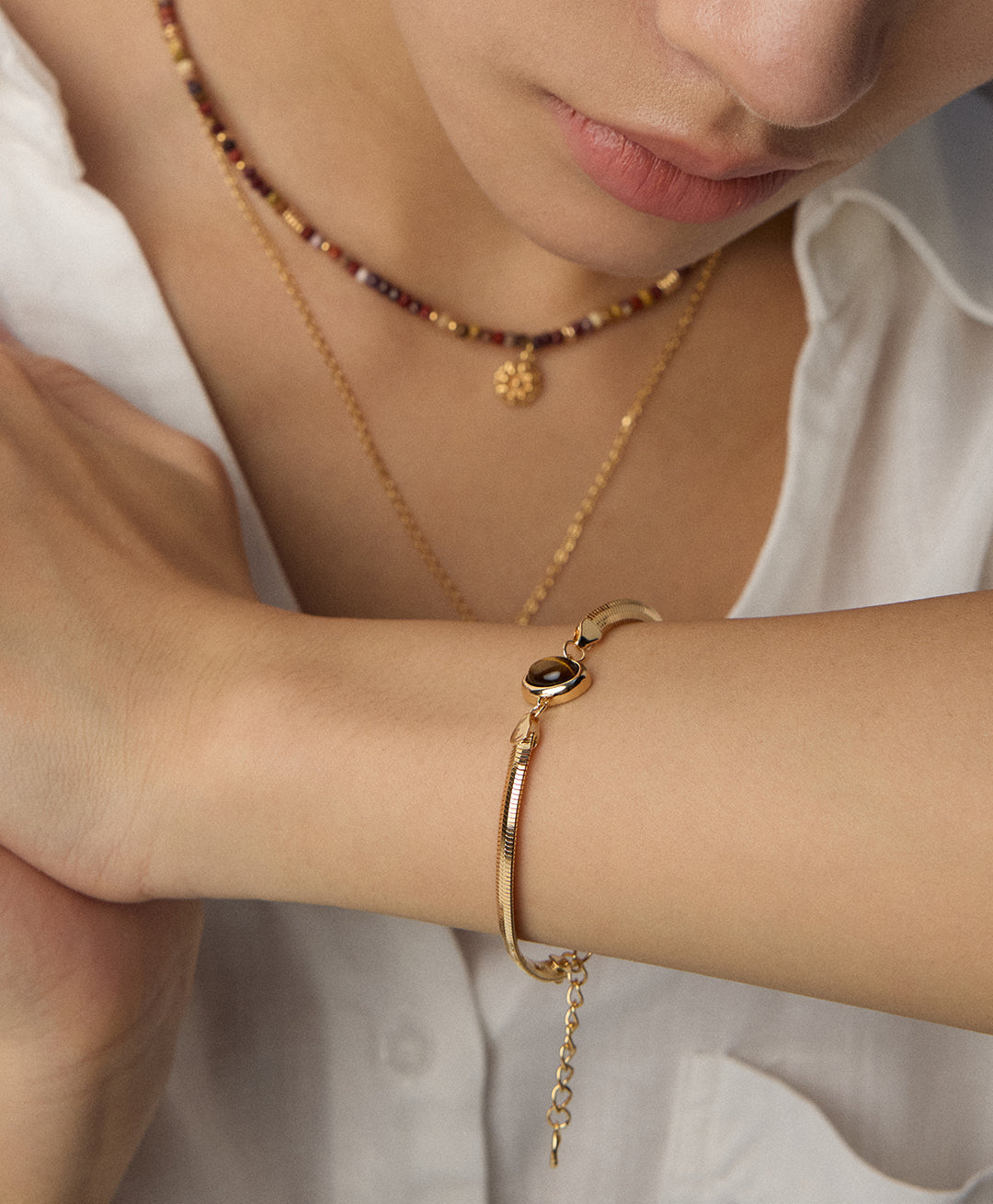„LUCIA“ – Schlangenkette-Armband mit Tigerauge 