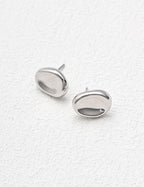 „BOHÈME“ – Minimalistische bohnenförmige Ohrstecker