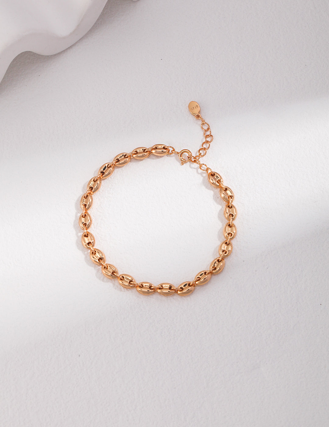“MILO“ – Klassisches Armband mit verflochtenen ovalen Gliedern