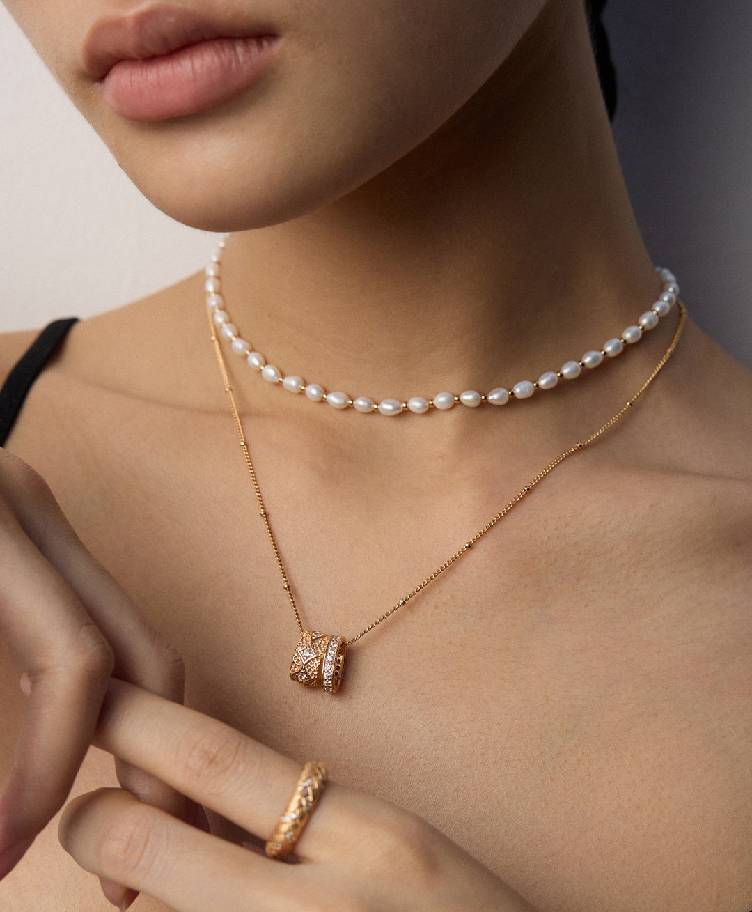 „STELLARE“ – Vintage-Halskette mit Doppelring-Anhänger