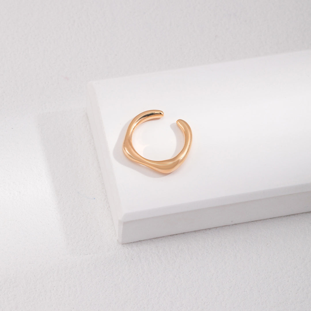 „Luna Curve“ – Verstellbarer Ring mit fließender Kurve