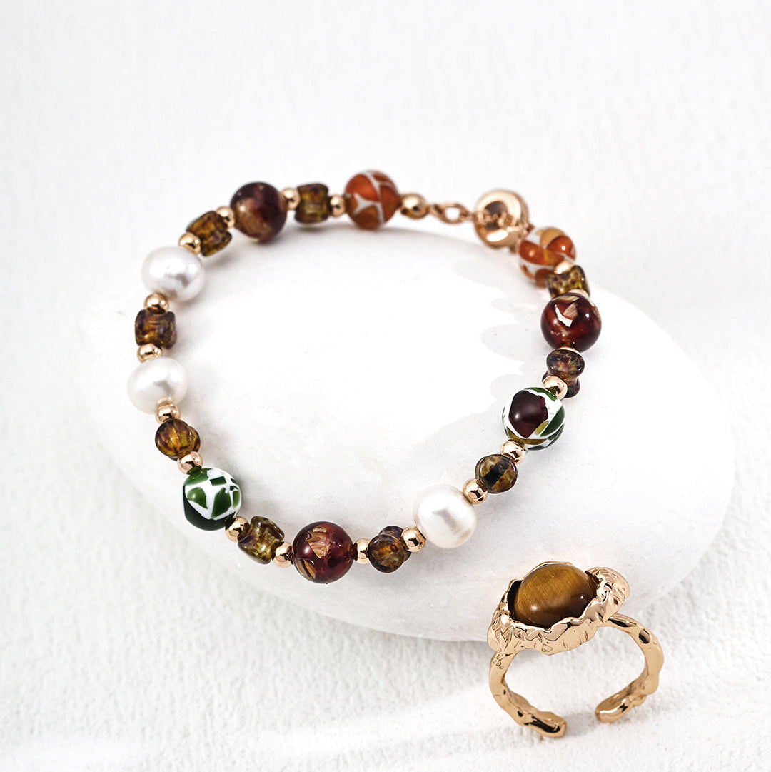 „FLORETTA“ – Armband im Vintage-Stil mit Perlen, tschechischem Glas & Muschelperlen