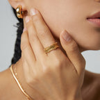 „Riviera“ – Verstellbarer Ring mit geometrischem Rhythmus 