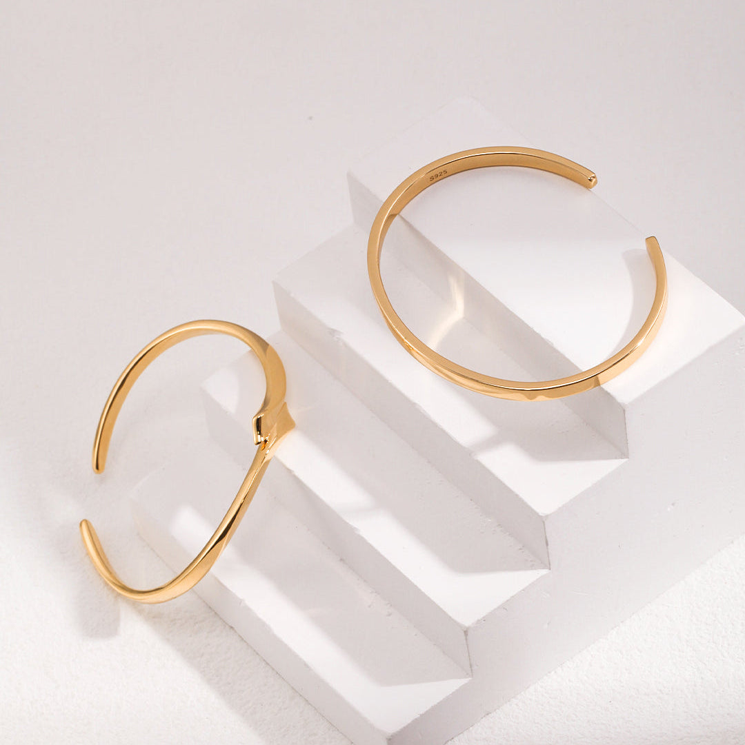 „ARC“ – Klassische offene Armspange mit sanfter Kurve