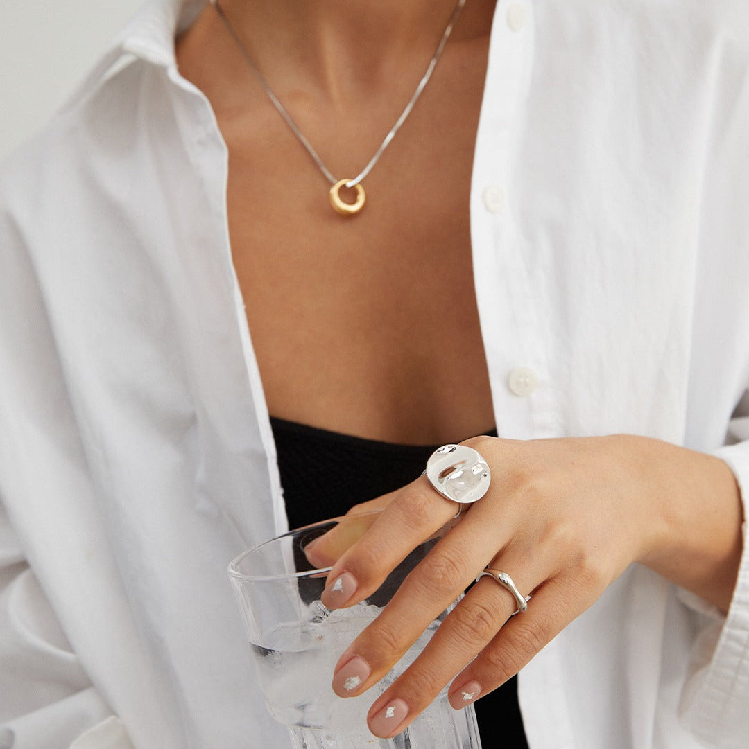 „Luna Curve“ – Verstellbarer Ring mit fließender Kurve
