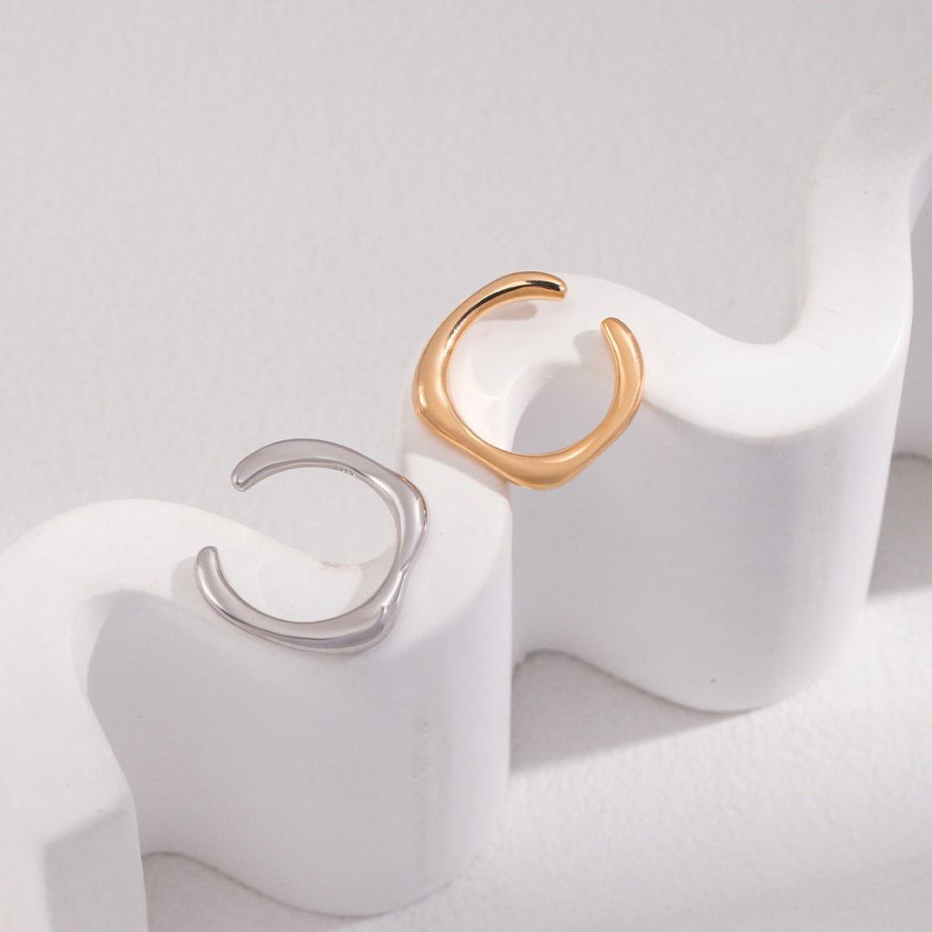 „Luna Curve“ – Verstellbarer Ring mit fließender Kurve