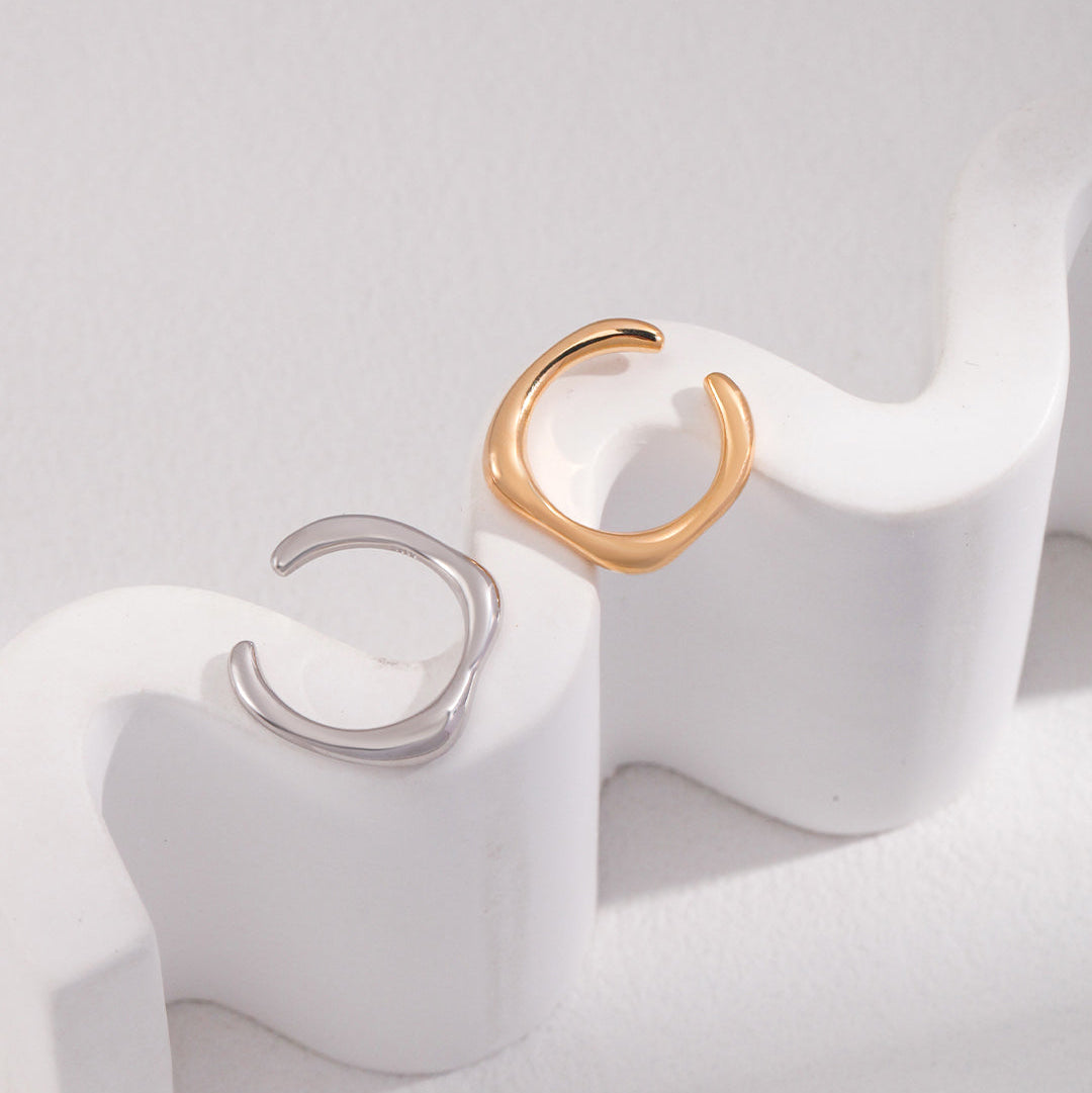 „Luna Curve“ – Verstellbarer Ring mit fließender Kurve
