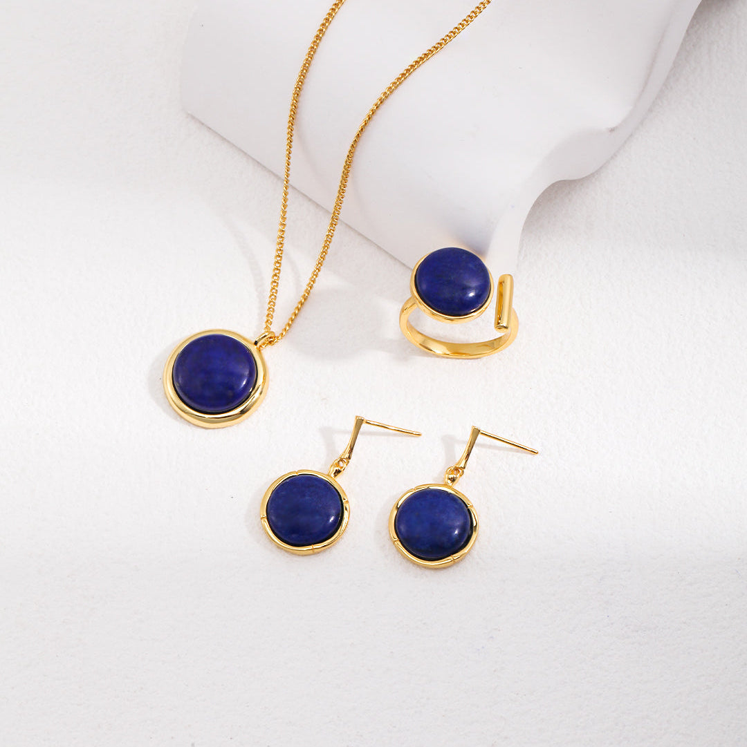 „Celeste“ – Halskette mit Lapislazuli-Anhänger