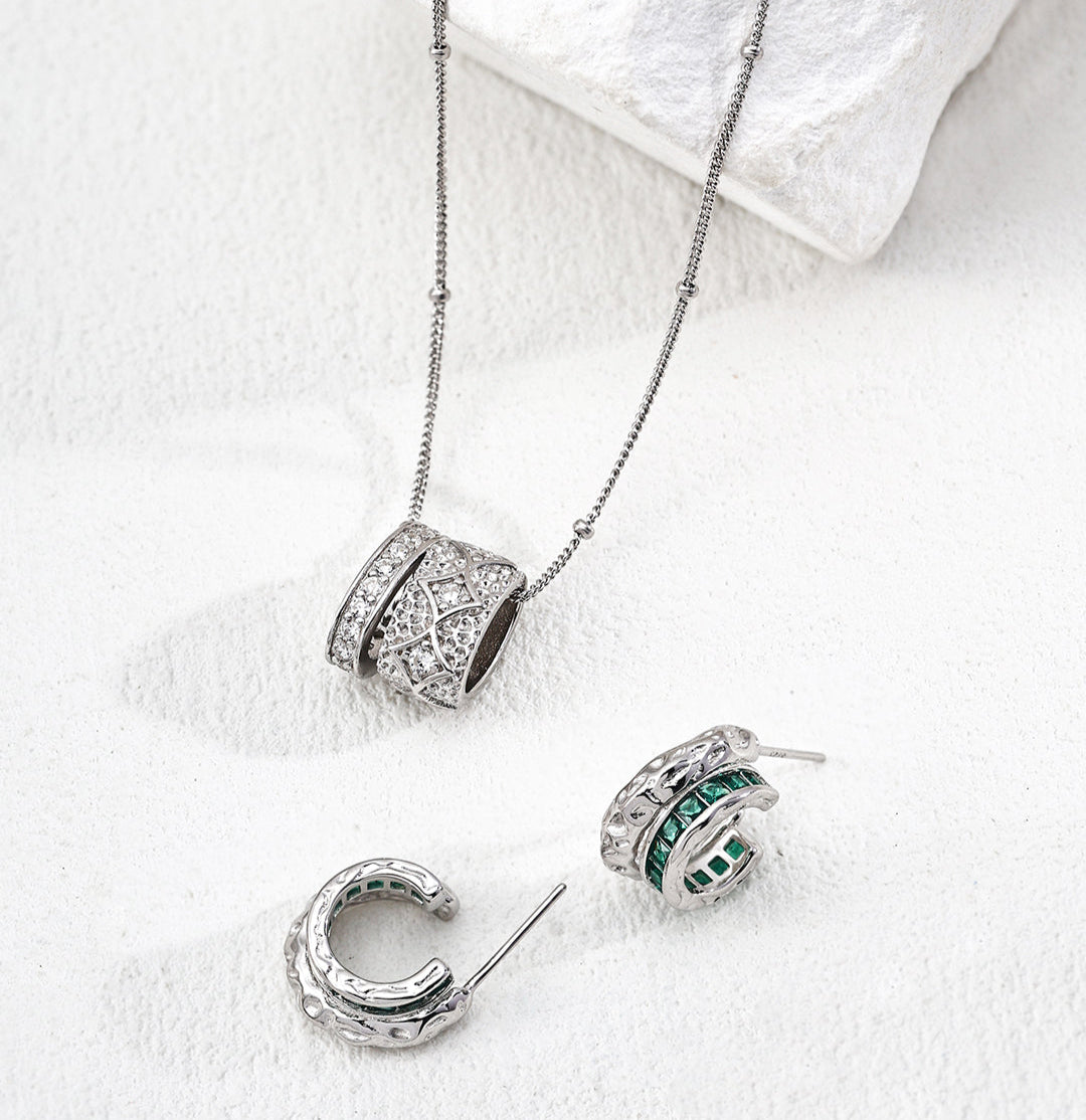 „STELLARE“ – Vintage-Halskette mit Doppelring-Anhänger
